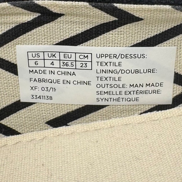 NWT TOMS Classic Canvas Slip-On Shoe, Black/White, Women's Size 6 - Picture 10 of 11